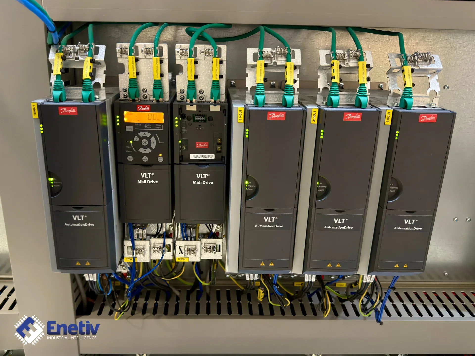 Danfoss FC-302 vs. PowerFlex 753 – Detaillierter Parametervergleich und Auswahlhilfe