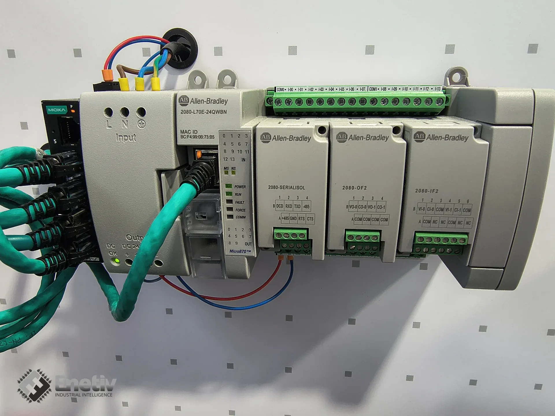 Micro800-Steckmodule (2080-SERIALISOL, 2080-OF2, 2080-IF2) und die Micro870-Steuerung – Passt jedes Modul zu jeder CPU?